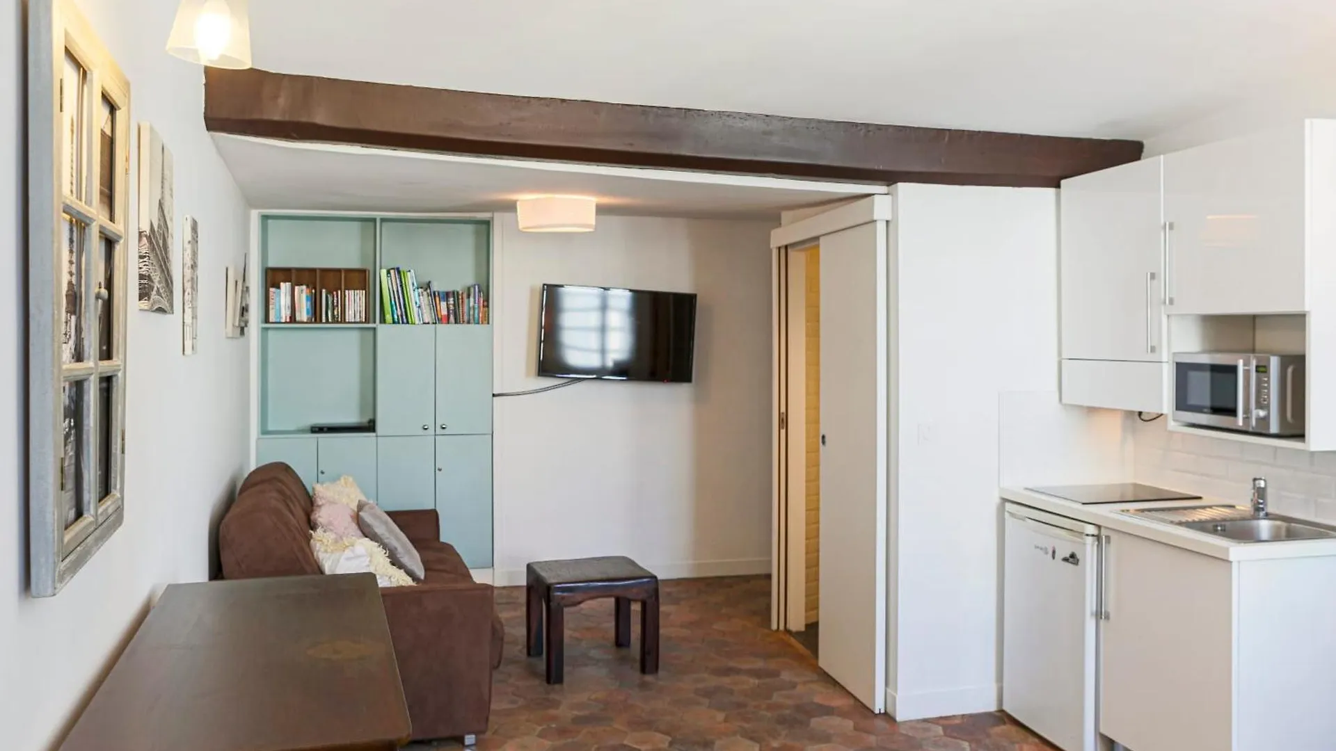 Rooftop Le Marais 1 Bedroom Apartment