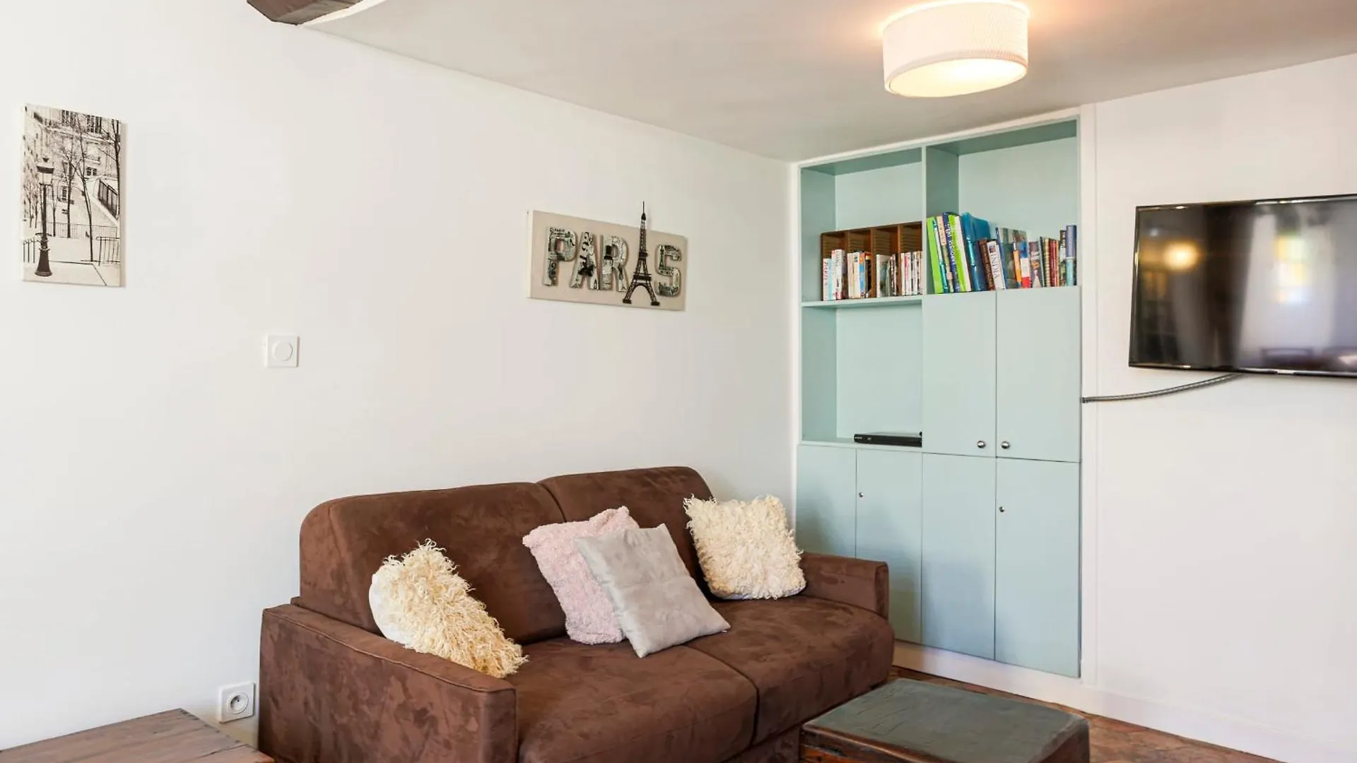 Rooftop Le Marais 1 Bedroom Apartment